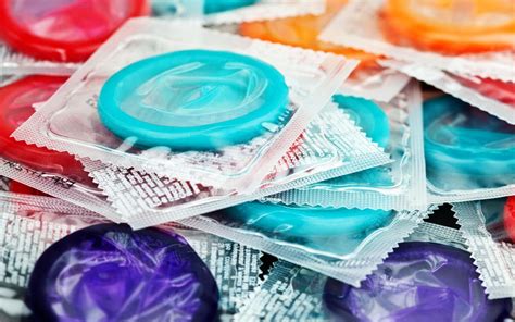 Blowjob ohne Kondom gegen Aufpreis Prostituierte Kommt